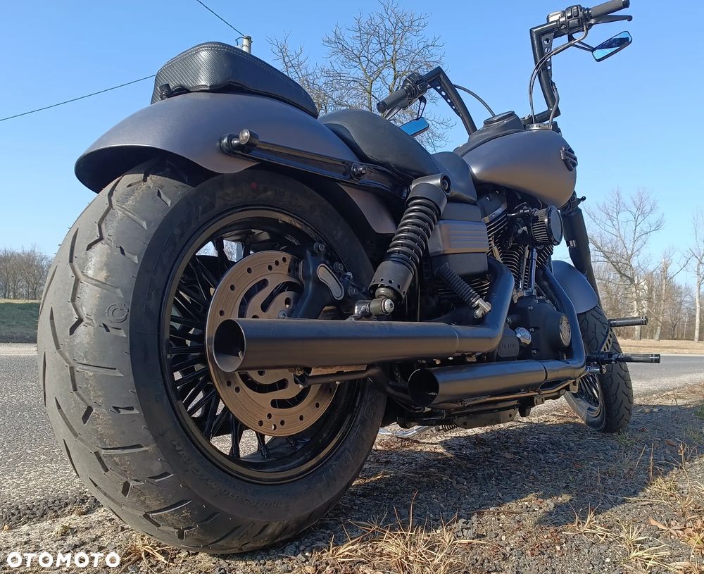Harley-Davidson Dyna Street Bob - 12