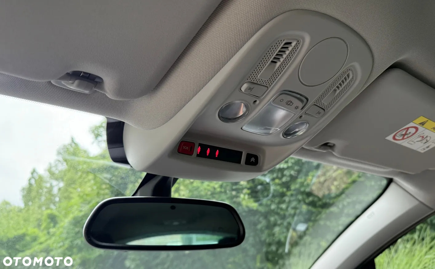 Citroën C4 PureTech 130 Stop&Start EAT8 SHINE - 27