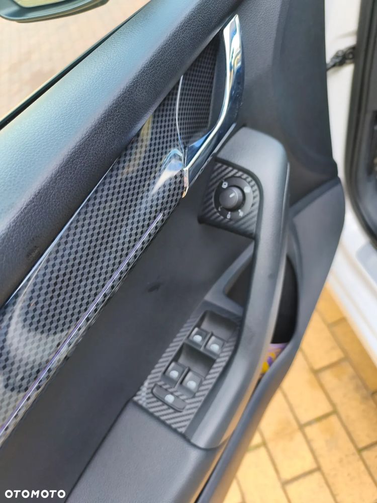 Skoda Octavia 2.0 TDI DSG RS - 21