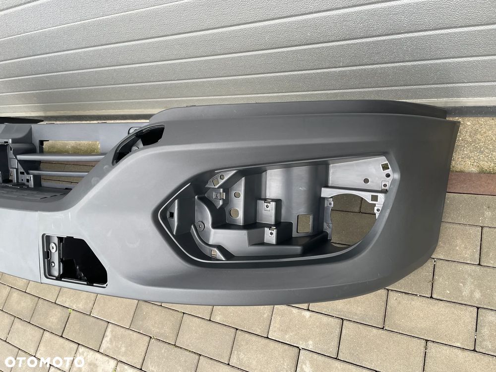 ZDERZAK PRZEDNI IVECO DAILY IV LIFT  2019-- NOWY - 2