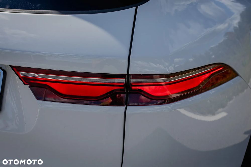 Jaguar F-Pace 2.0 P250 mHEV AWD R-Dynamic S - 8