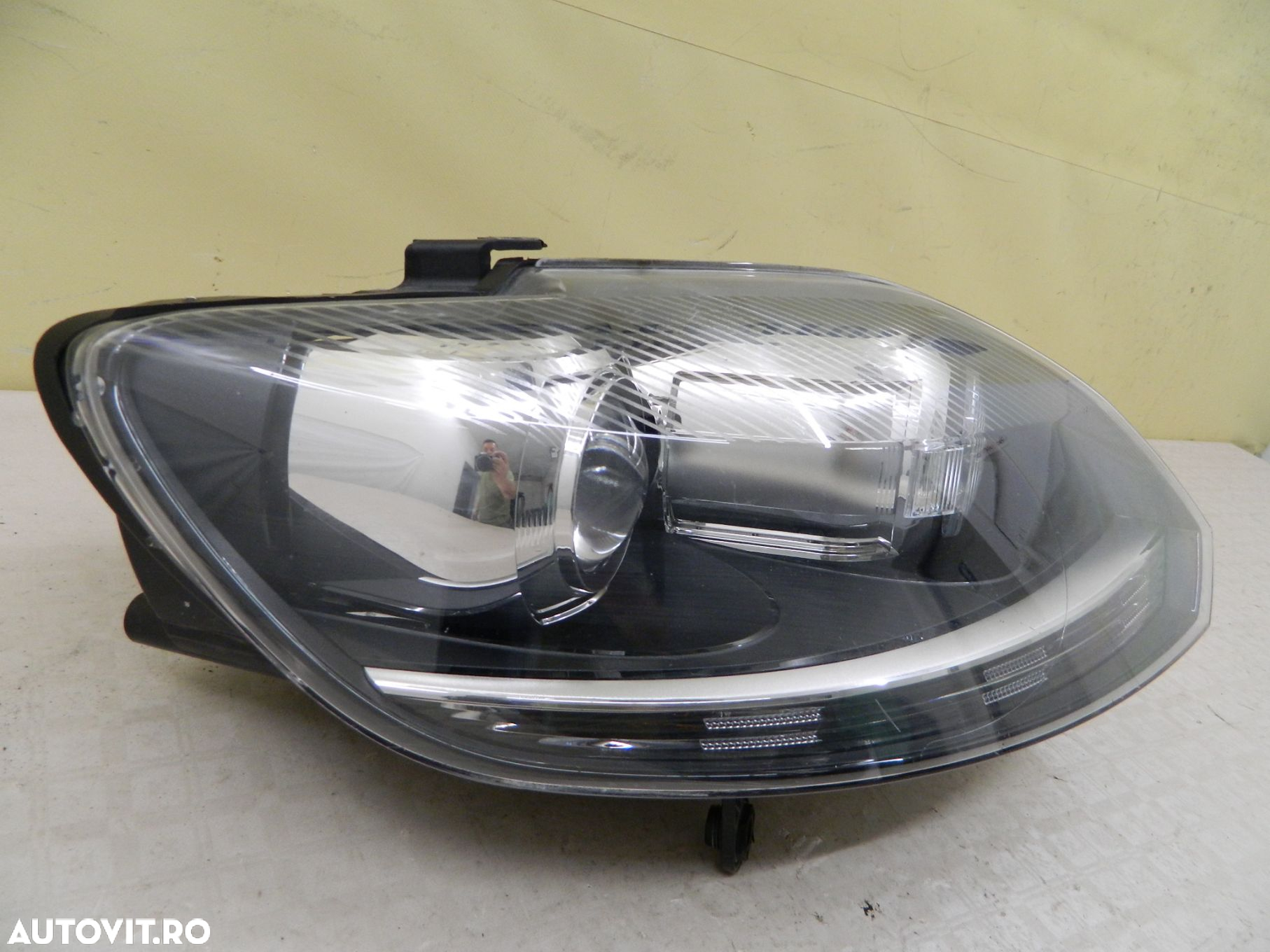 Far dreapta VW Golf 6 Plus Xenon Adaptiv,  2009, 2010, 2011, 2012, 2013. - 4