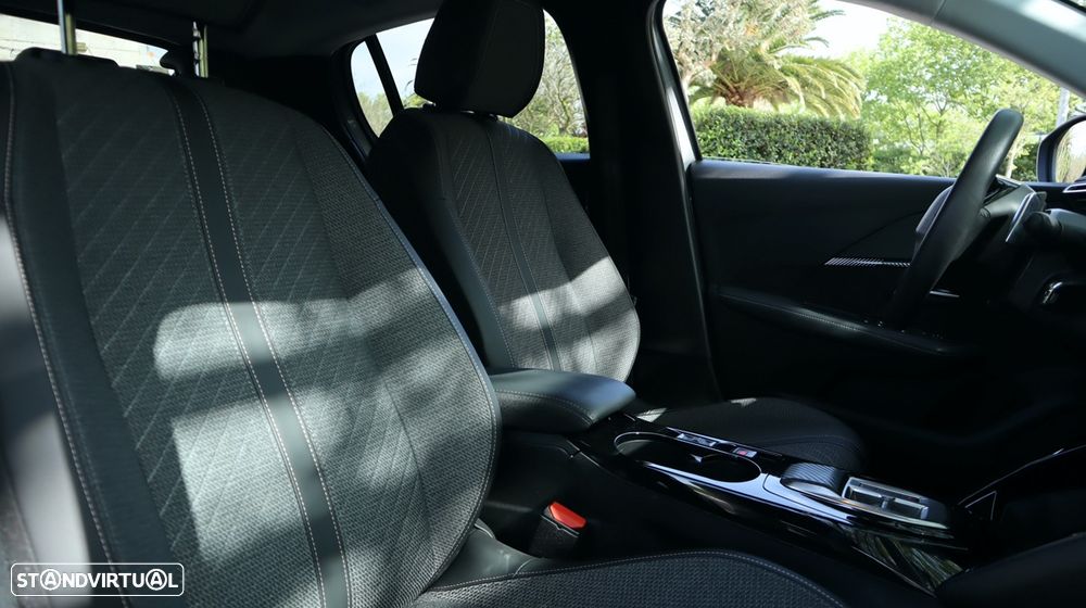 Peugeot 208 1.2 Hybrid Allure e-DCS6 - 41