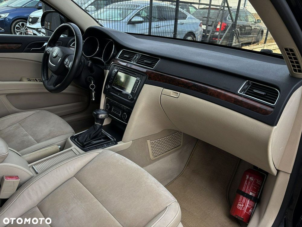 Skoda Superb 2.0 TDI Elegance DSG - 31