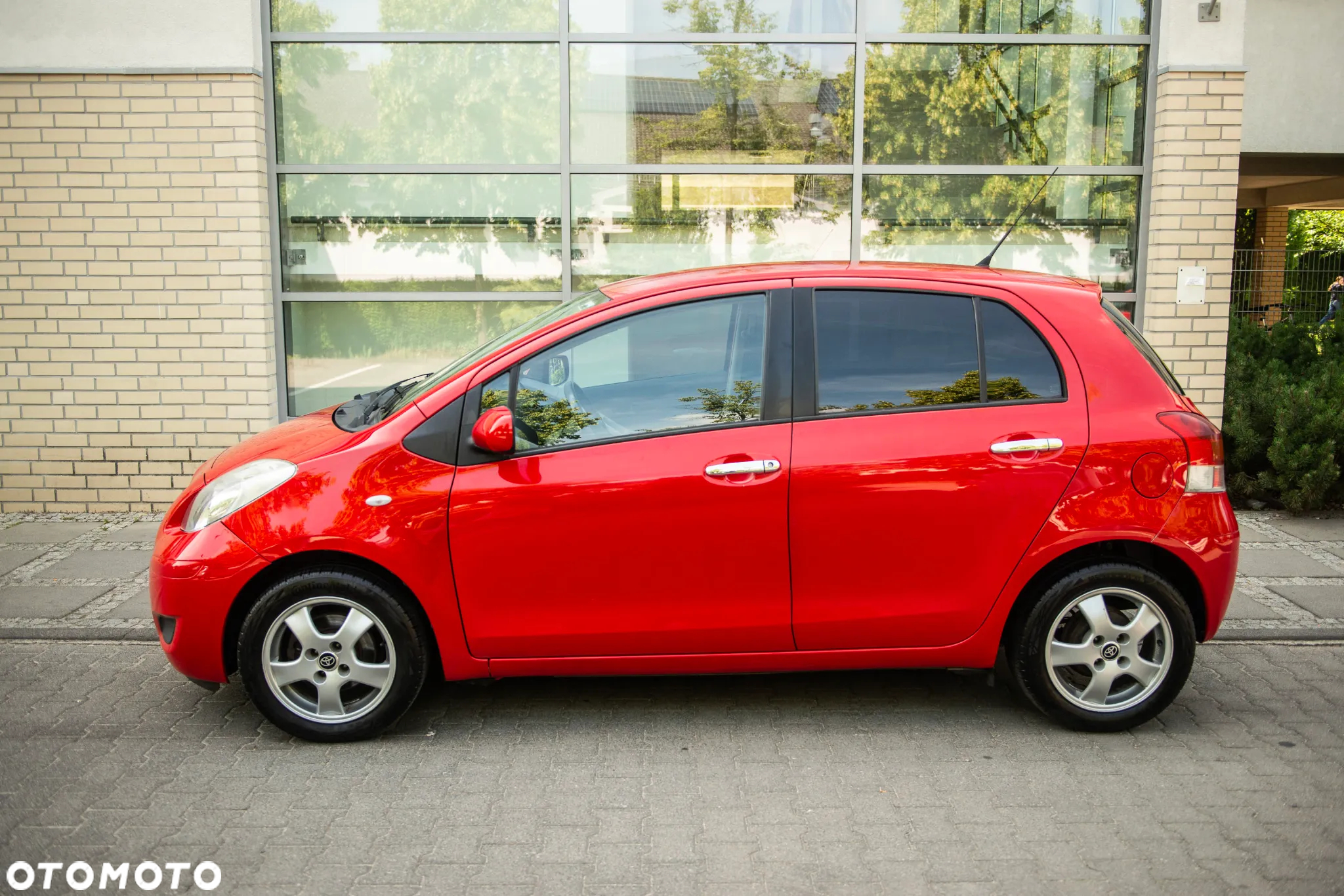 Toyota Yaris 1.33 VVT-i Executive - 3