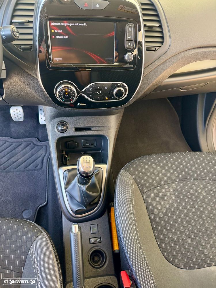 Renault Captur 0.9 TCE Exclusive XMOD - 32