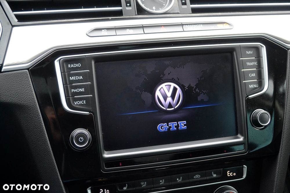 Volkswagen Passat - 38