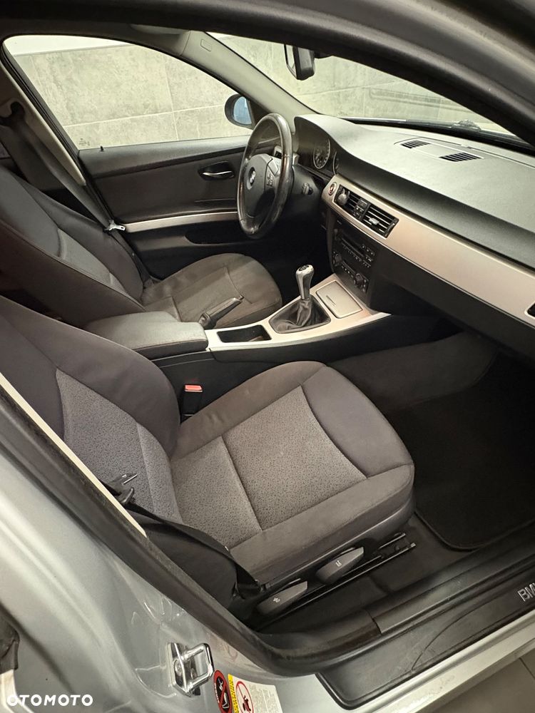 BMW Seria 3 320i - 13