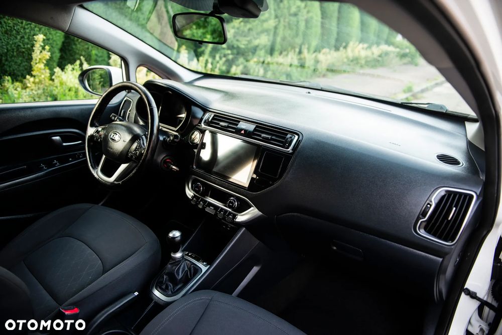 Kia Rio 1.2 Attract - 39