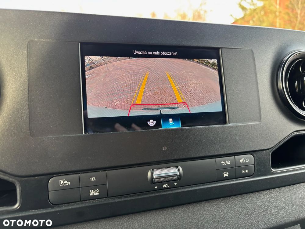 Mercedes-Benz Sprinter - 24