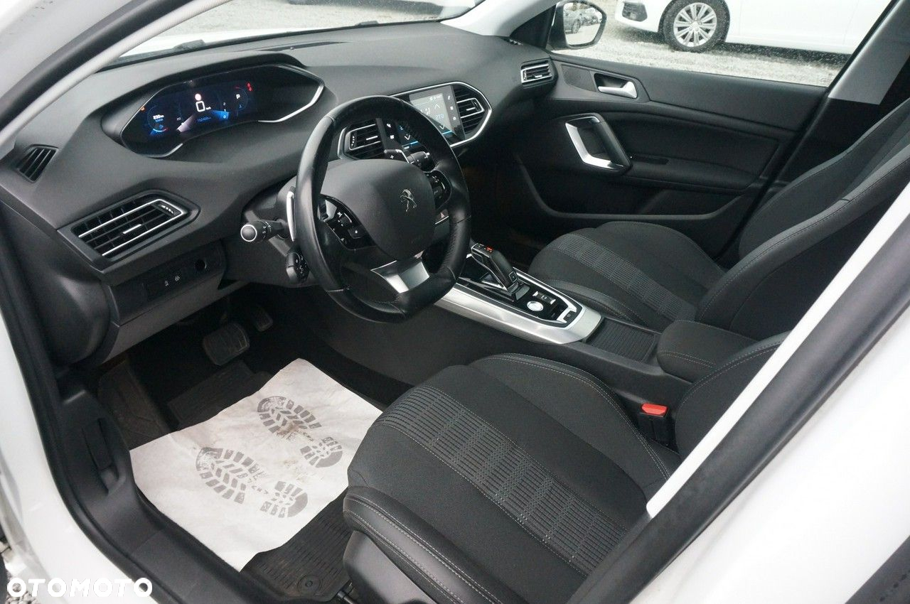 Peugeot 308 1.5 BlueHDi Allure Pack S&S EAT8 - 20