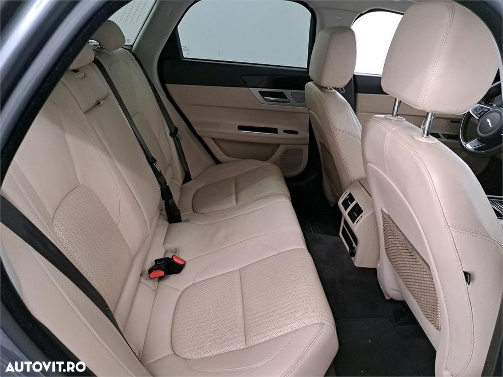 Jaguar XF 20d RWD E-Performance Prestige - 20