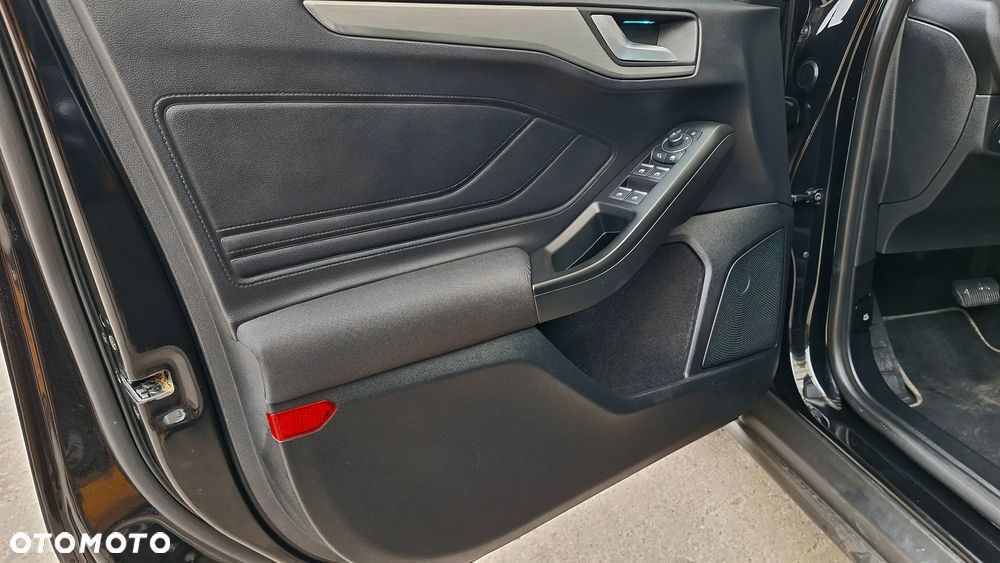 Ford Focus 1.0 EcoBoost mHEV Titanium X - 13