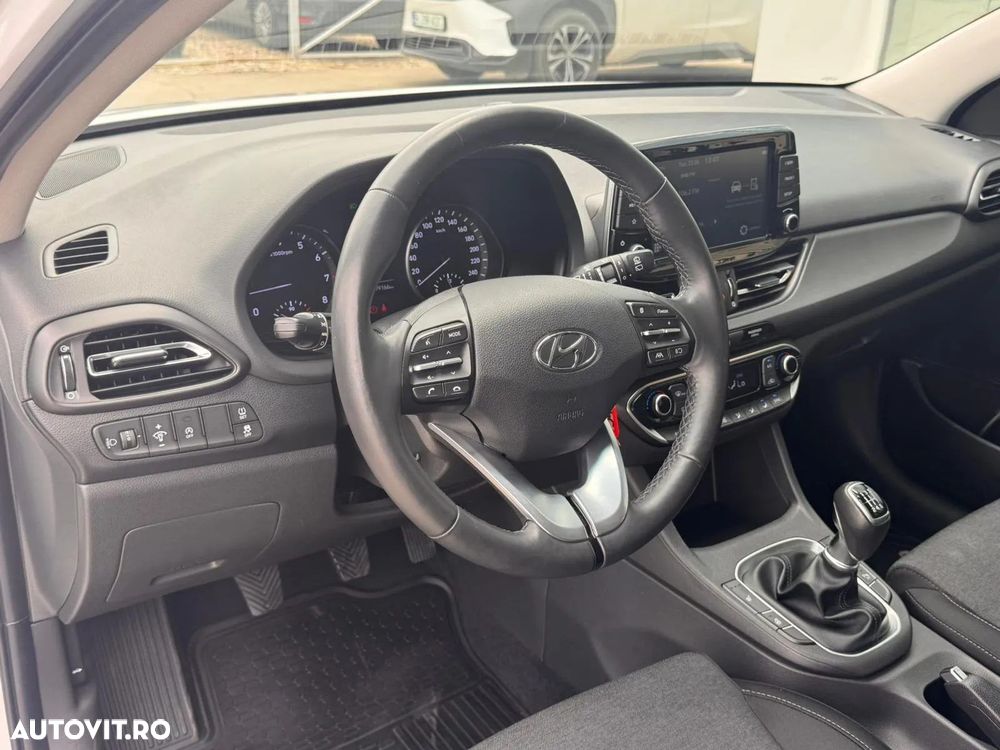 Hyundai i30 1.5 110CP M/T Highway - 9