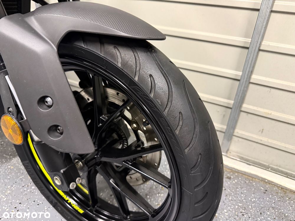 Yamaha MT - 6