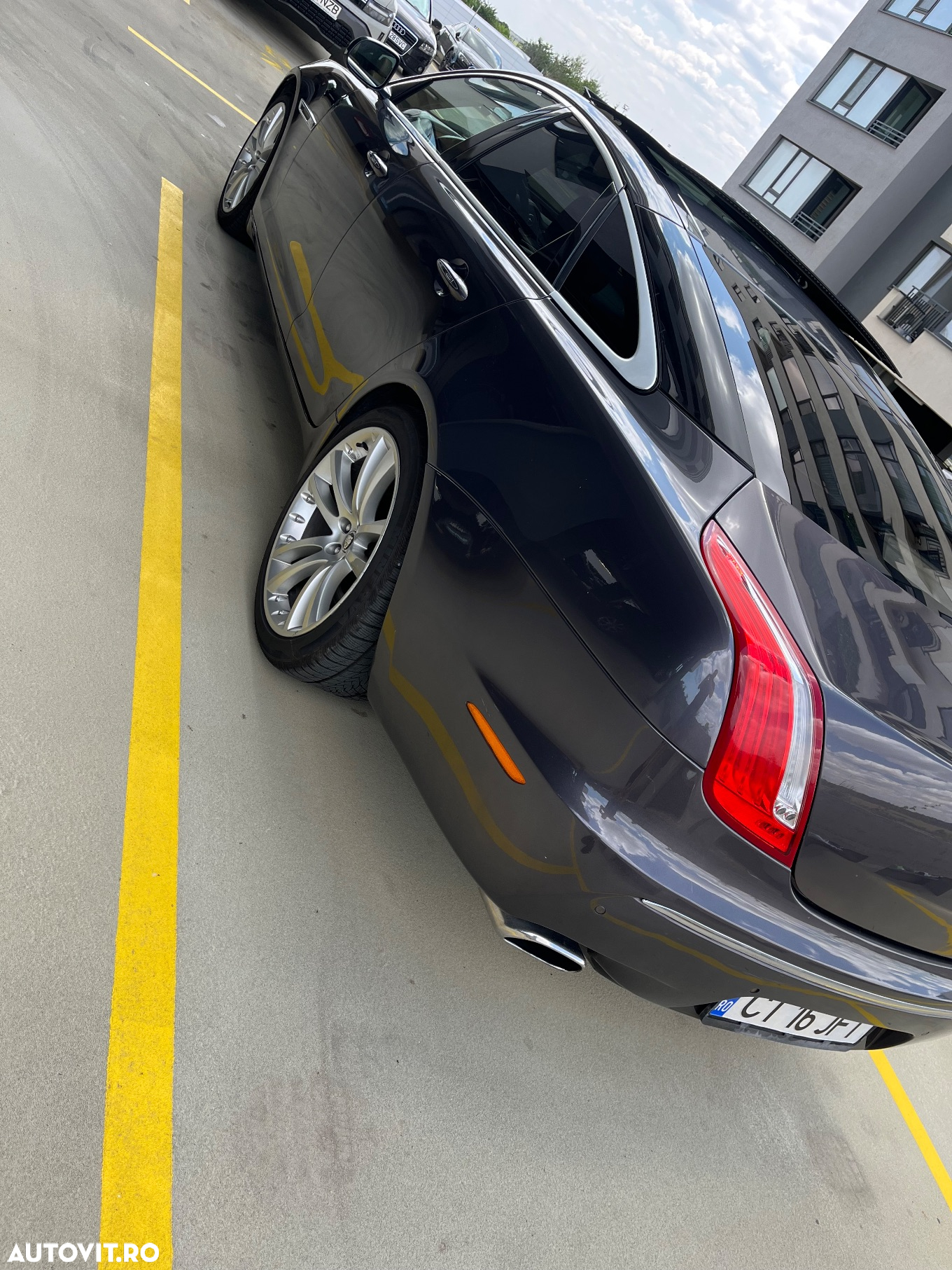 Jaguar XJ 3.0 V6 Premium Luxury Aut SWB - 5
