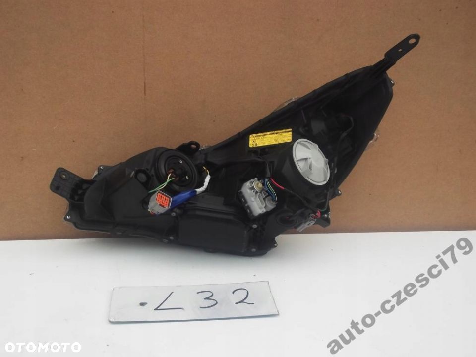 Subaru Legacy 5 V outback lampa przod Xenon prawy prawa - 2