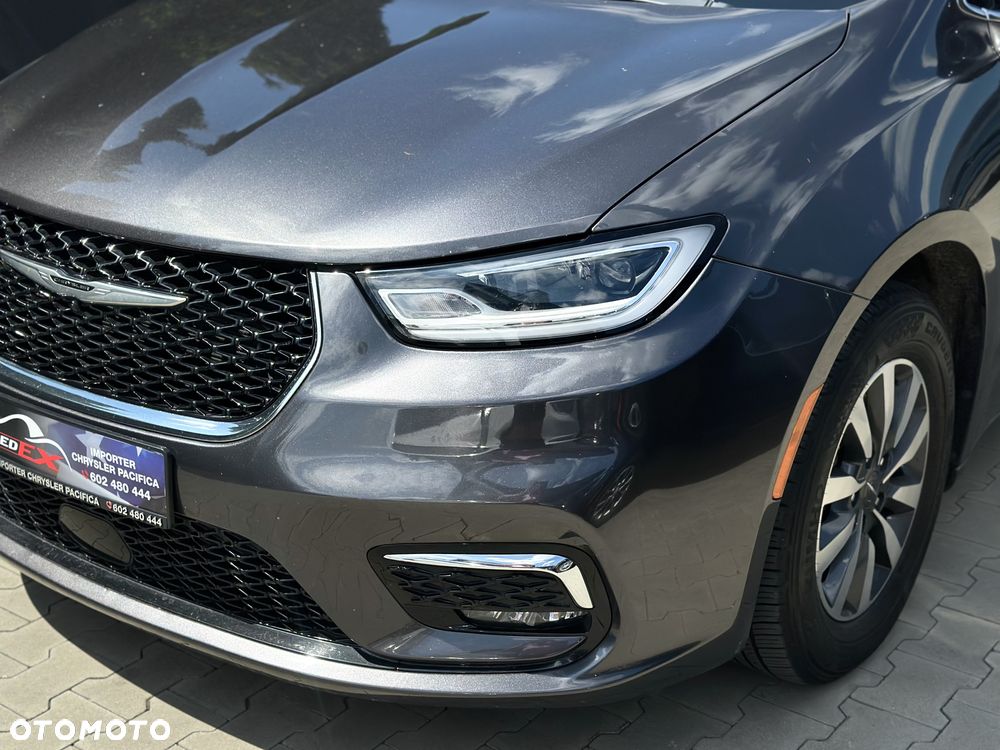 Chrysler Pacifica - 2