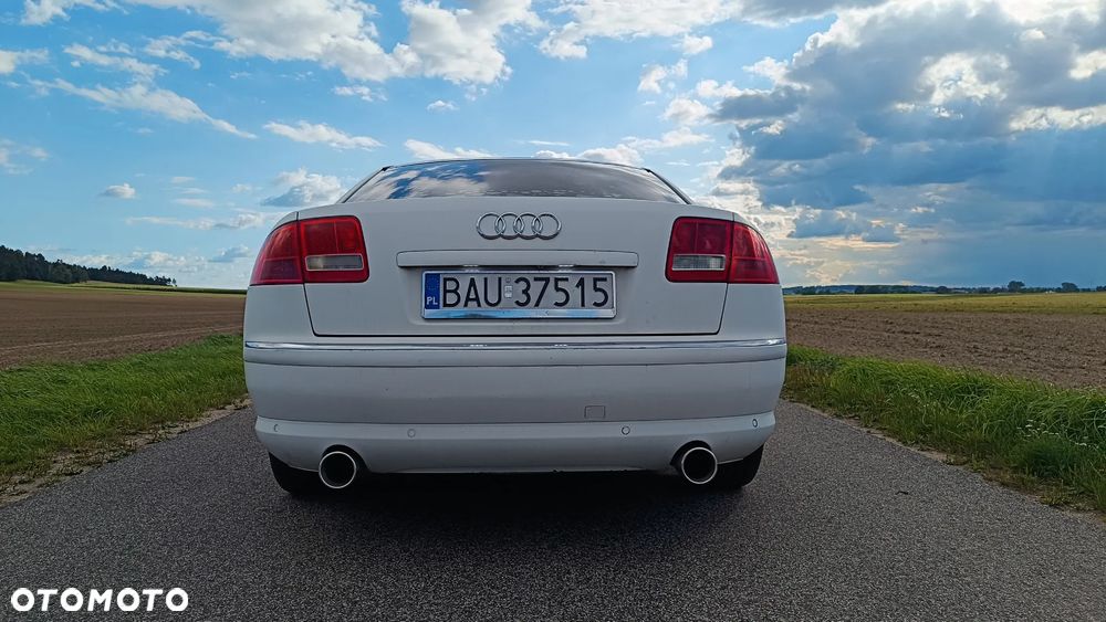 Audi A8 4.2 L Quattro - 6