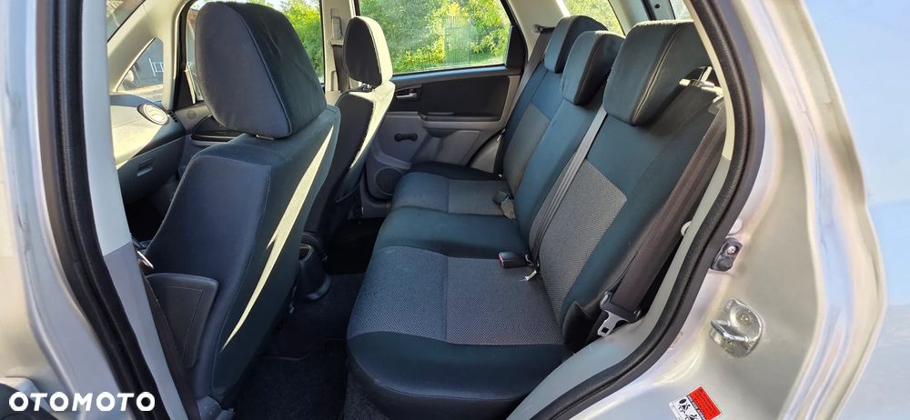 Suzuki SX4 1.9 DDiS DPF 4x2 Comfort - 10