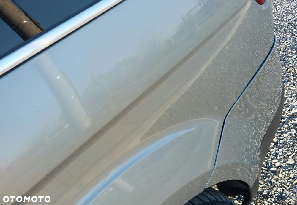 Ford Galaxy 2.2 TDCi Ghia - 35