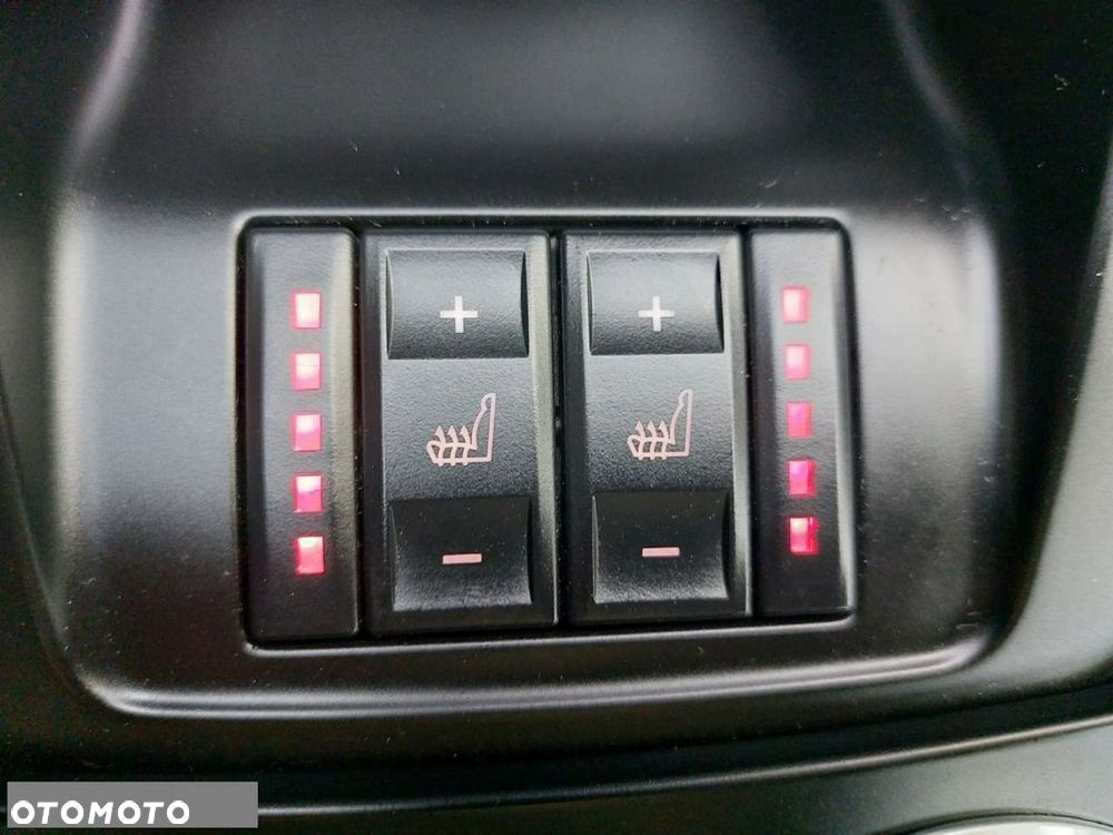 Ford S-Max 2.0 TDCi DPF Champions Edition - 37