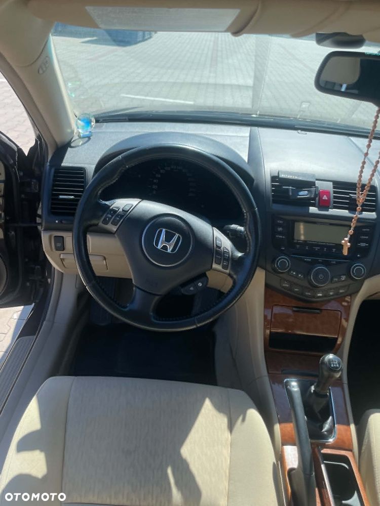 Honda Accord 2.0 Executive - 7