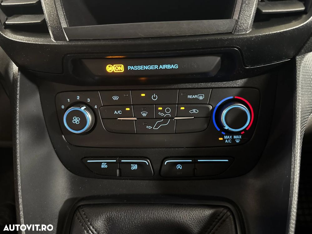 Ford Transit Connect - 17