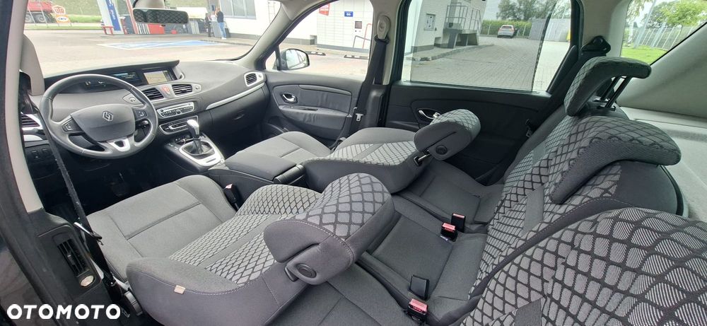 Renault Scenic 2.0 16V Privilege CVT - 17