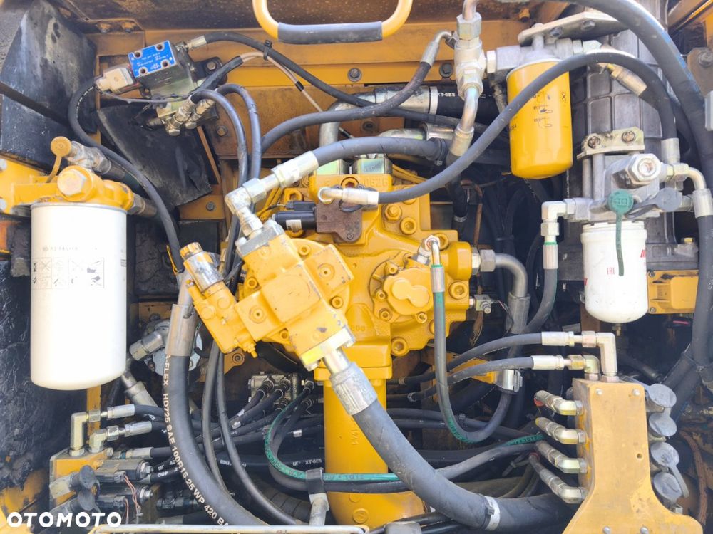 Caterpillar 330D - 7