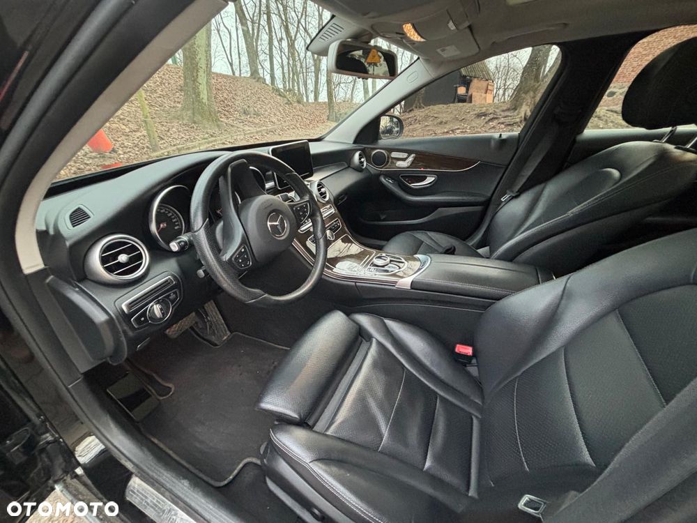 Mercedes-Benz Klasa C 300 9G-TRONIC - 5