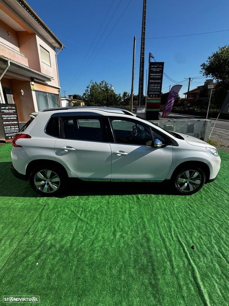 Peugeot 2008 1.2 PureTech Allure - 5