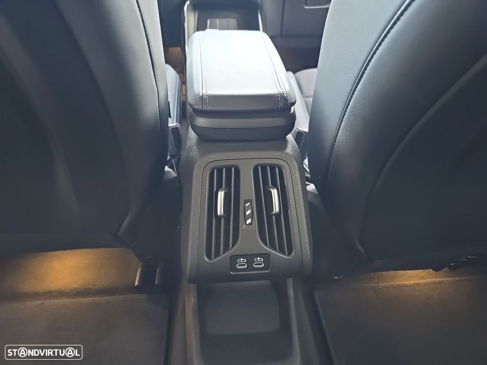 BMW iX2 eDrive20 Pack Desportivo M - 35