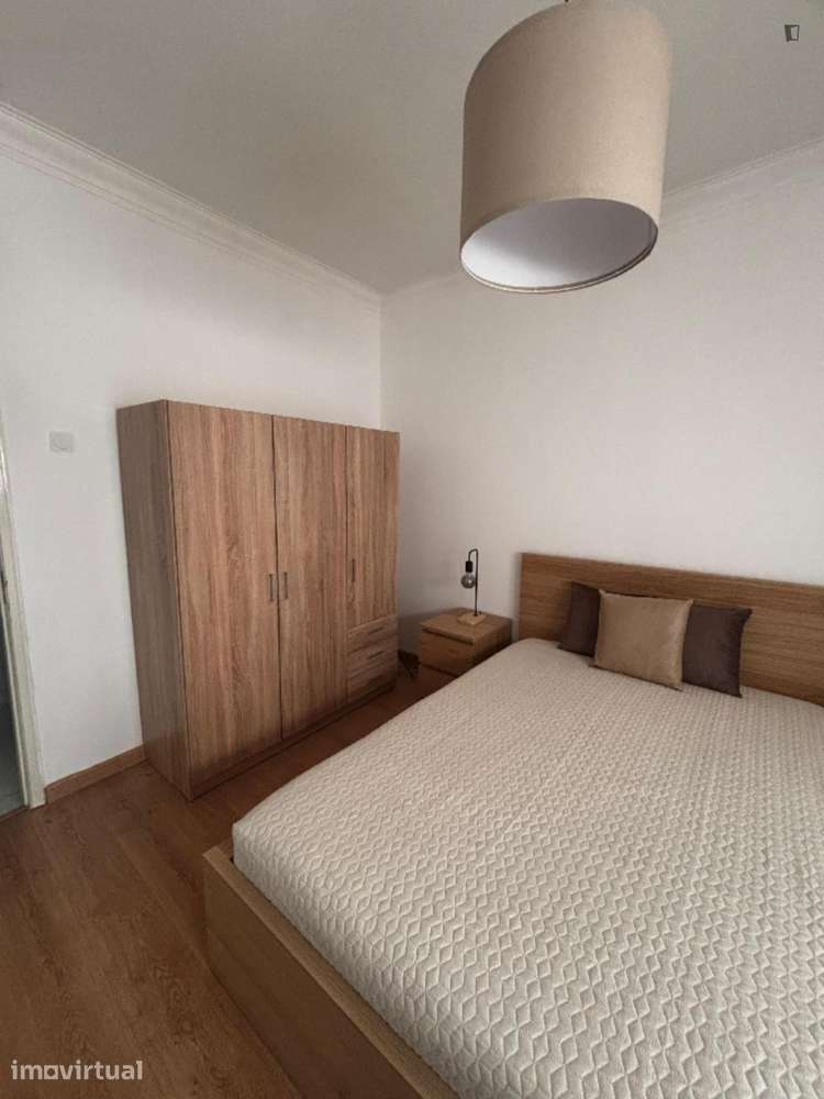 Quarto - localizado em Amadora Lisbon - Grande imagem: 2/9