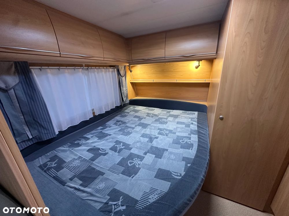 Burstner 720 TK VENTANA z napędem i łóżkami piętrowymi - 8 os. - 32