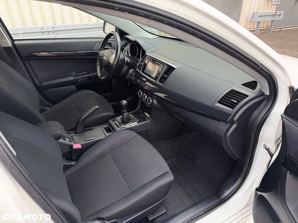 Mitsubishi Lancer - 17
