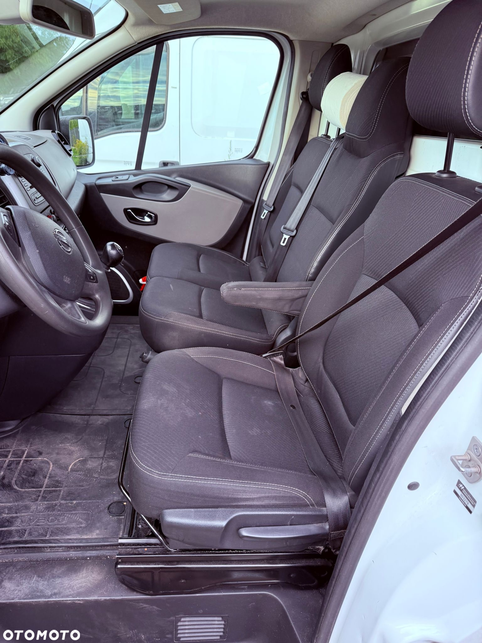 Nissan NV300 - 11