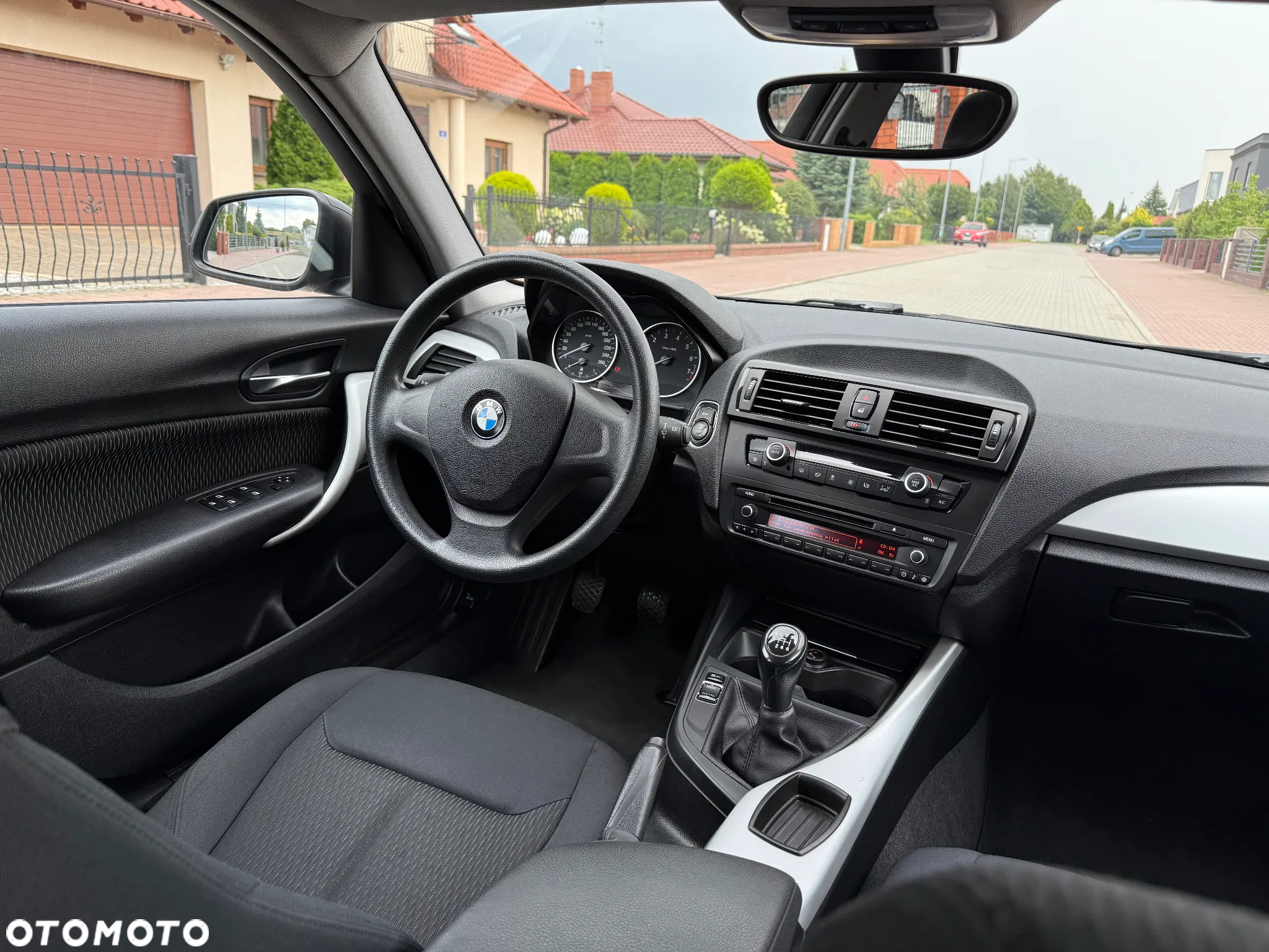 BMW Seria 1 116i - 24