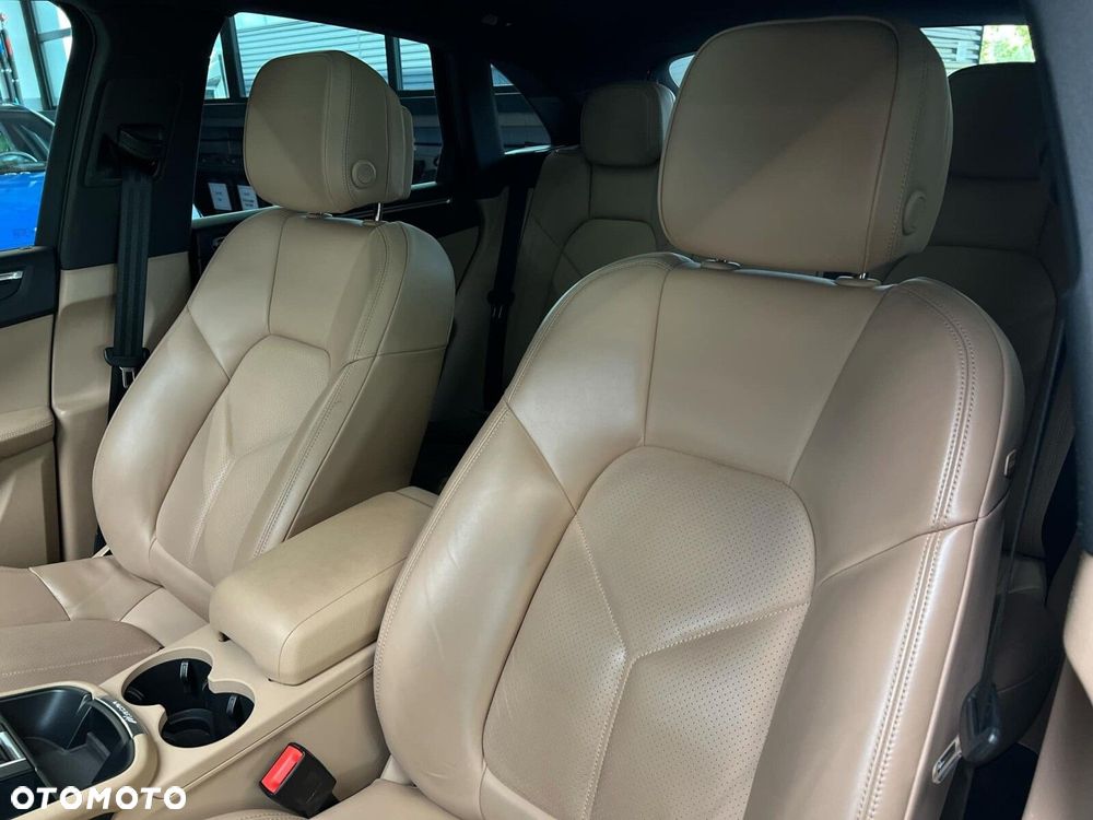 Porsche Macan Standard - 24
