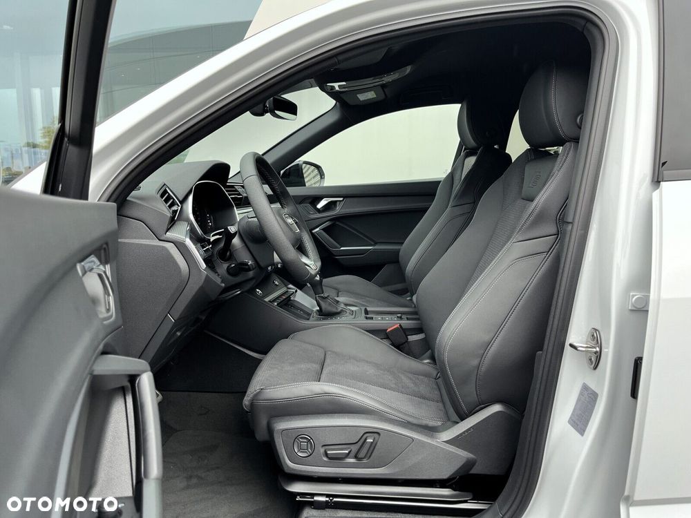 Audi Q3 Sportback - 12