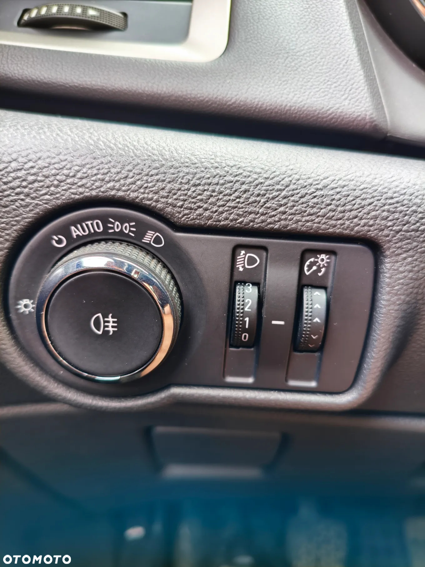 Opel Astra GTC 1.4 Turbo - 12