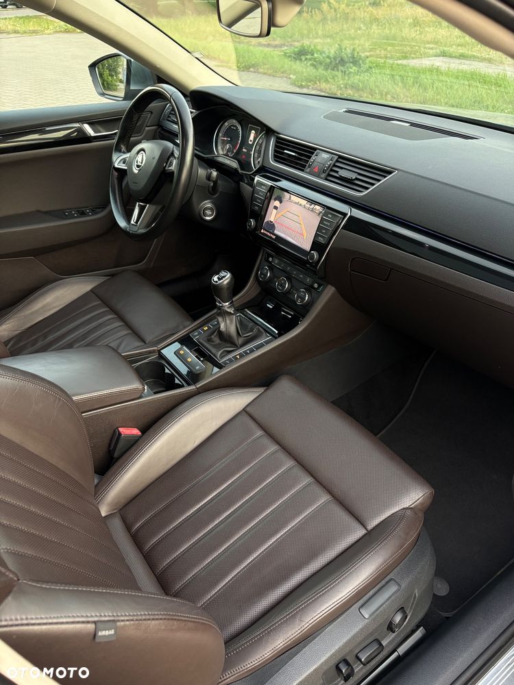 Skoda Superb 2.0 TDI Premium Edition - 12