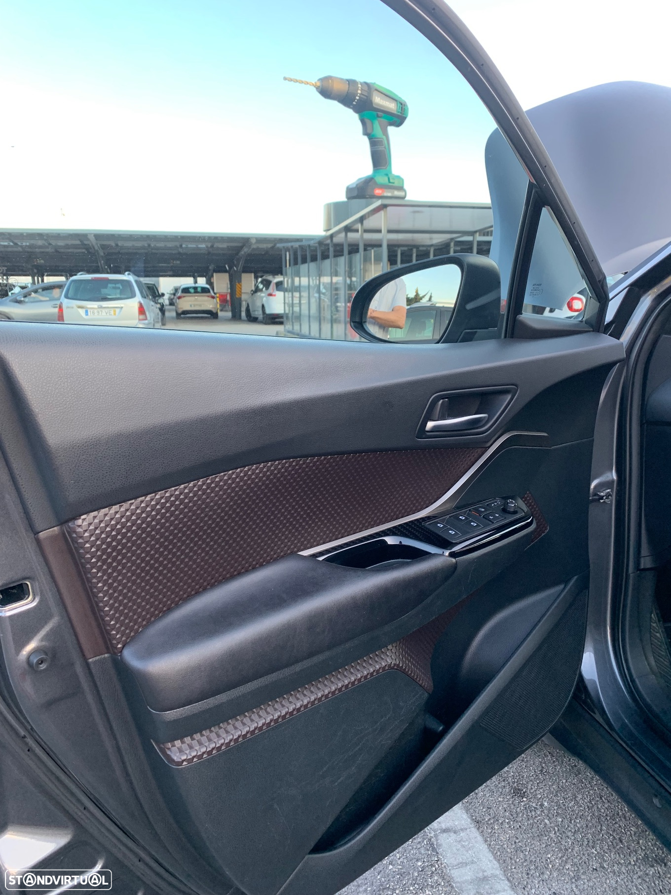 Toyota C-HR 1.8 HSD Exclusive+P.Luxury - 11