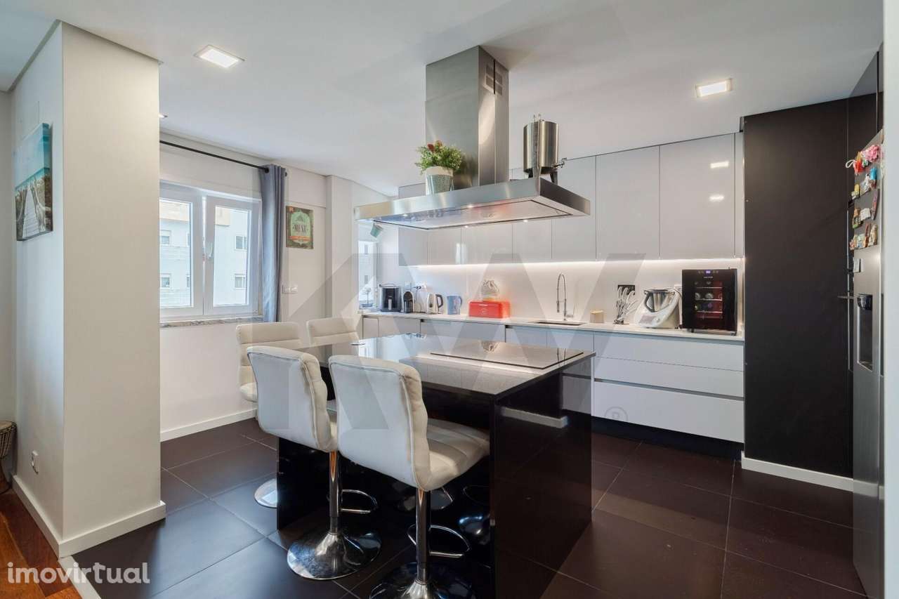 T2 remodelado e com parqueamento em Santa Marta do Pinhal - Grande imagem: 2/26