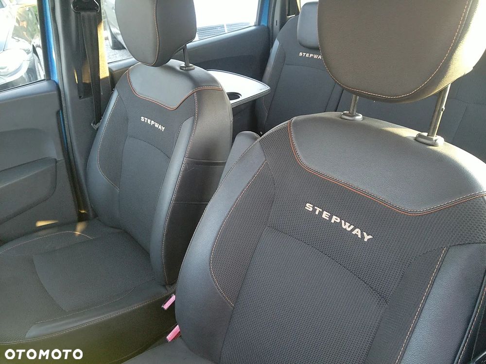 Dacia Lodgy TCe 115 Stepway - 22