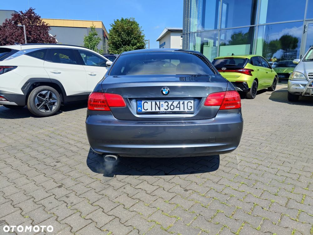 BMW Seria 3 318i Edition Exclusive - 9