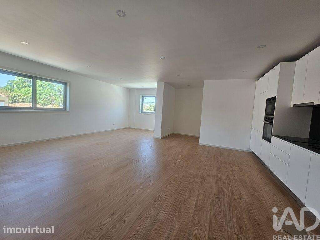 Apartamento T3 em Oliveira do Douro de 121,00 m2 - Grande imagem: 2/30
