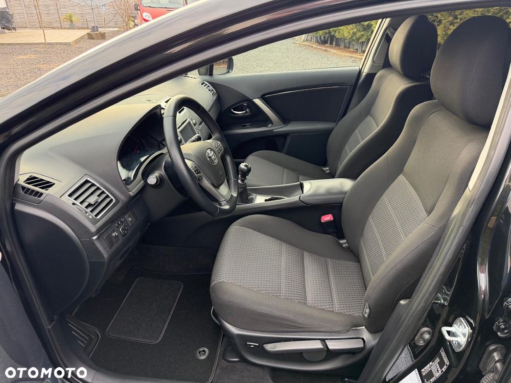 Toyota Avensis 1.8 Executive - 10