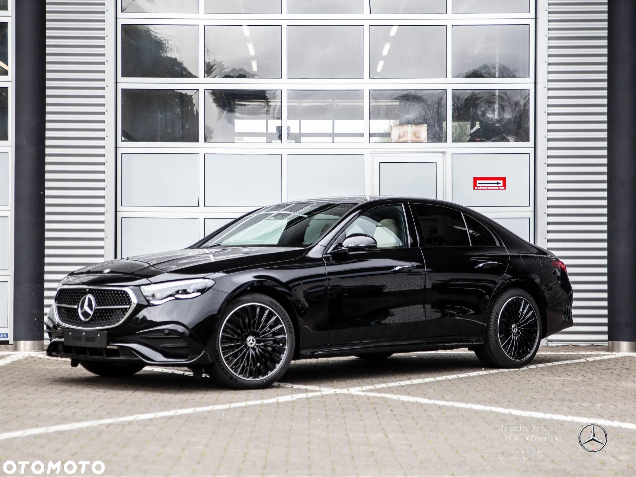 Mercedes-Benz Klasa E 300 de PHEV 4-Matic AMG 9G-Tronic - 1