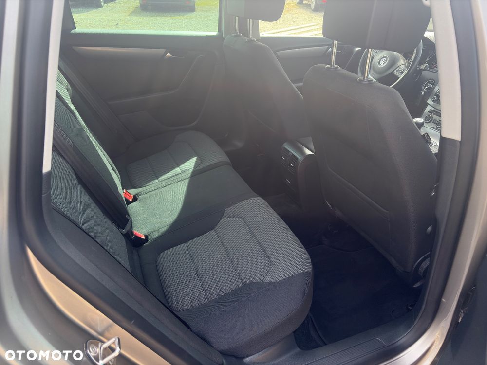Volkswagen Passat 2.0 TDI 4Motion BlueMotion Technol Comfortline - 11